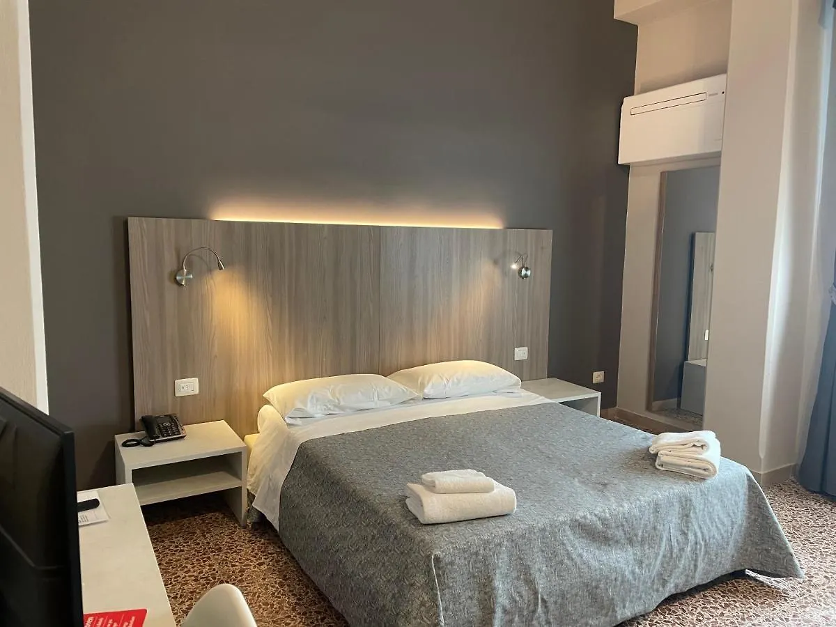 Hotel Lukas Viareggio 3*,