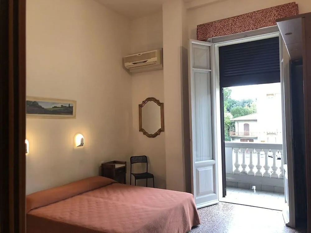 Hotel Lukas Viareggio 3*,