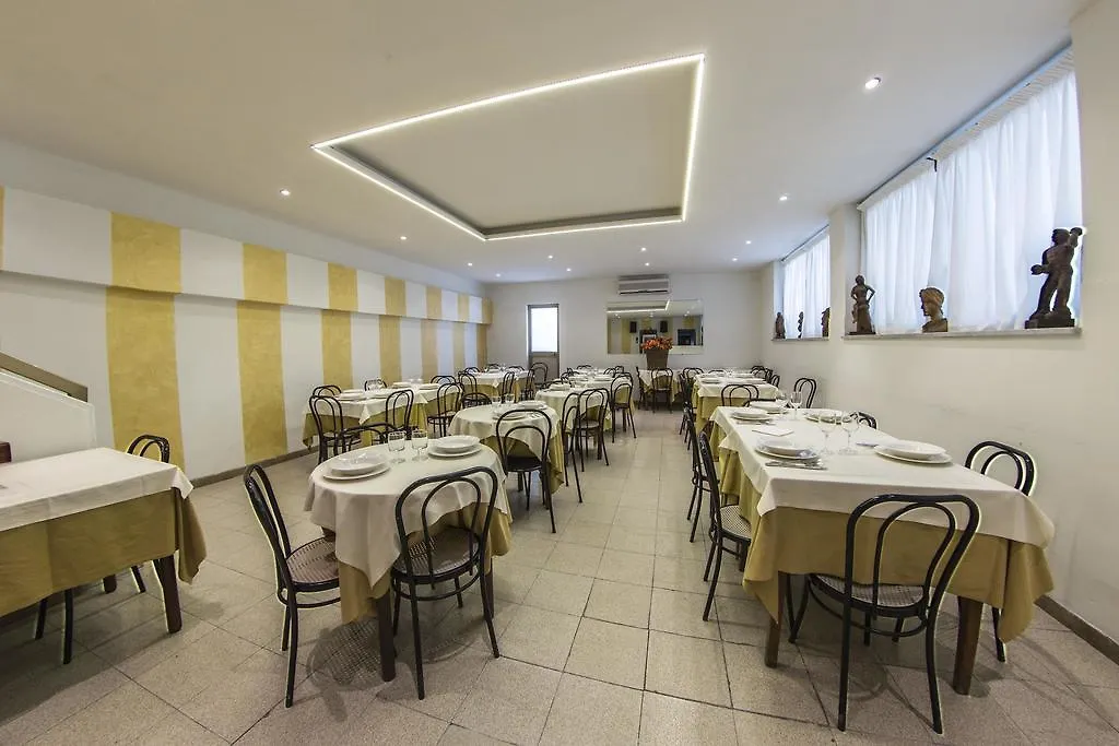 Hotel Lukas Viareggio 3*,