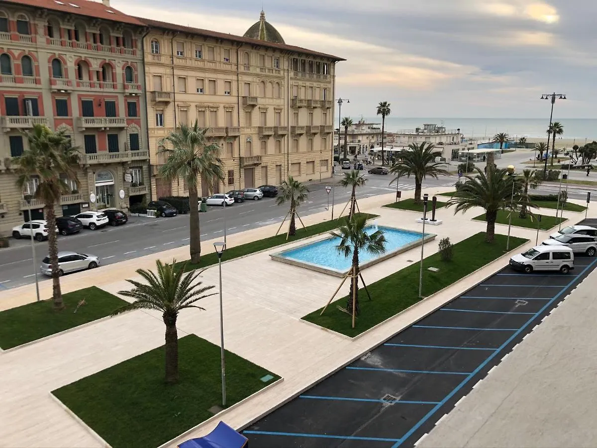 Hotel Lukas Viareggio 3*,